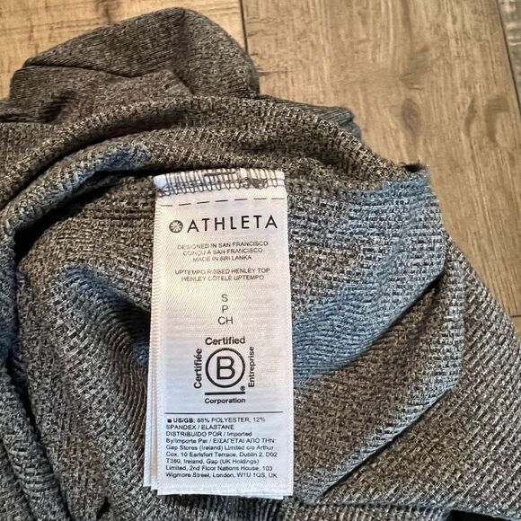 Athleta Uptempo Ribbed Henley
Top small Black Heather - Picture 6 of 9